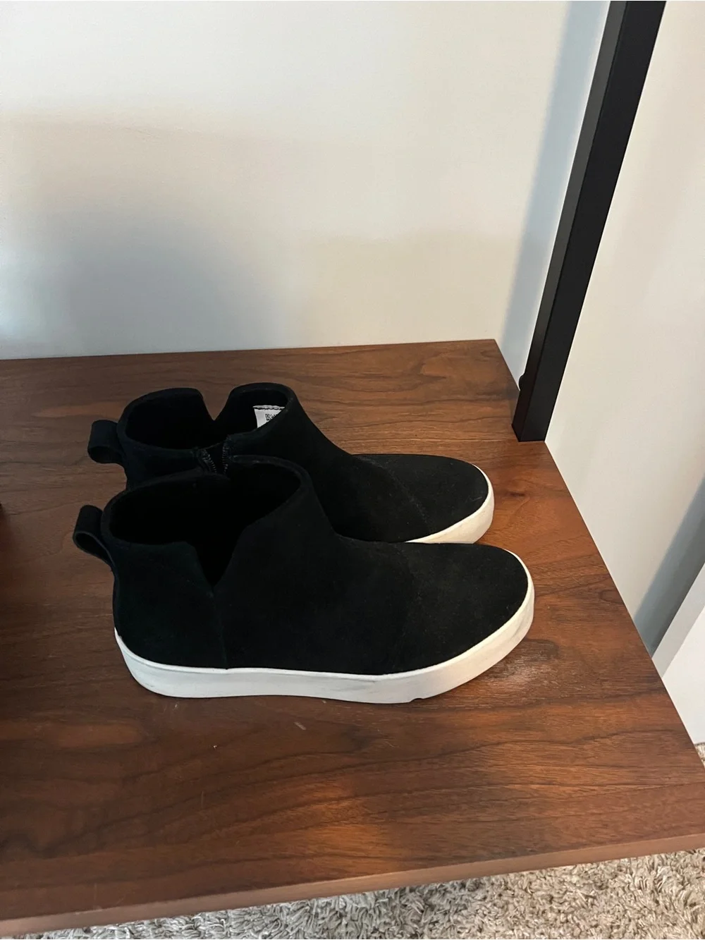 Toms Women’s Black Suede Slip-On Sneakers Size 8.5